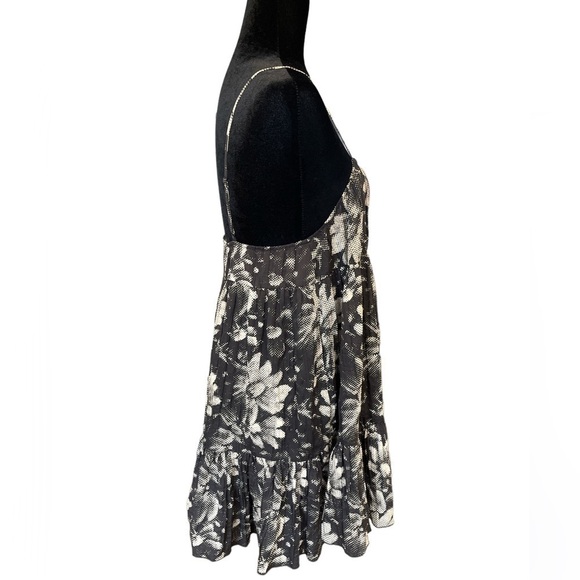 Urban Outfitters Lucia Black Plisse Tiered Mini Dress - Picture 6 of 10